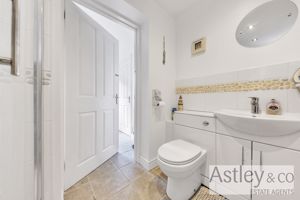 ensuite- click for photo gallery